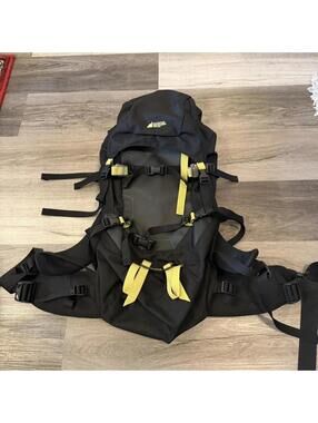 MEC alpine crag backpack with rain cover OS